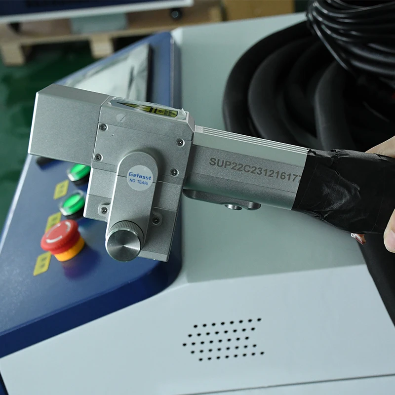 Industrial Laser For Cleaning - SUP22C Handgeführter Laser-Reinigungskopf Neue 3000W Rostentfernungsmaschine